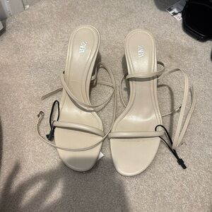 ZARA TOE POST HEELED LEATHER SANDALS